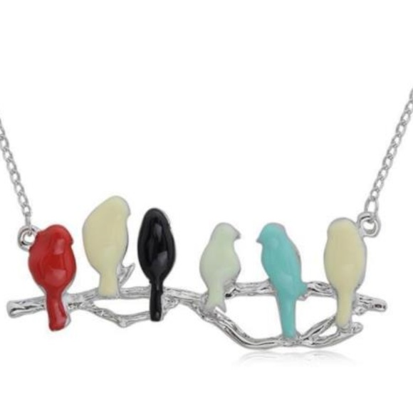 Jewelry - NEW birdie on tree necklace